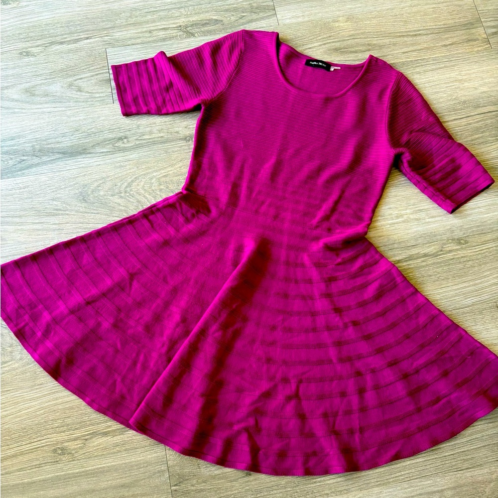NWOT Ivanka Trump Fitted Ribbed Midi Dress